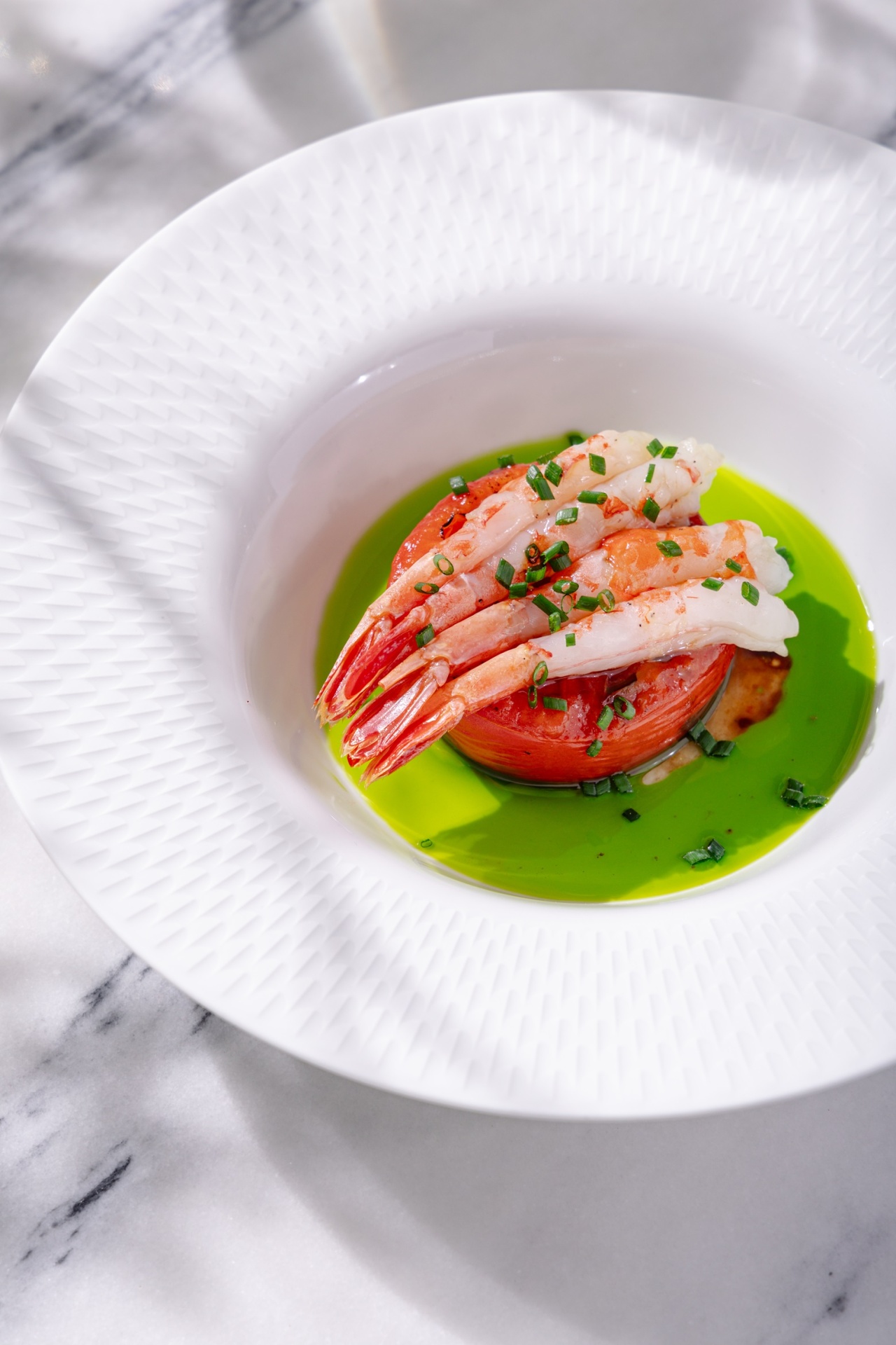 Severnaya krevetka s pecheny`m tomatom_Atlas Vin Bistro.jpg